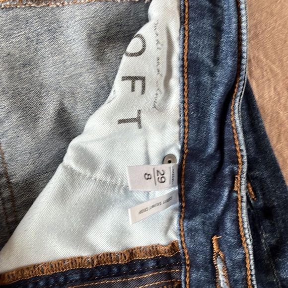 Loft jeans, super comfy, great shape - Picture 2 of 3